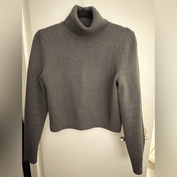 Theory Gray Turtleneck Sweater and Midi Pleated Dress - Picture 3 of 8